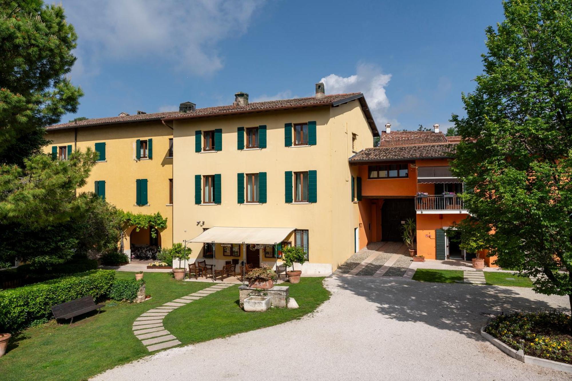 Alloggio per agriturismo La Filanda Manerba del Garda